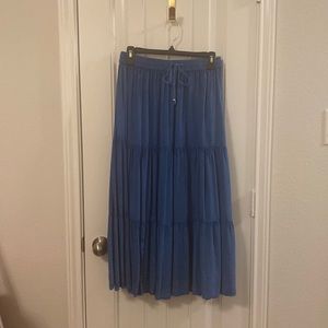 Women’s Long denim colored skirt. Size XL